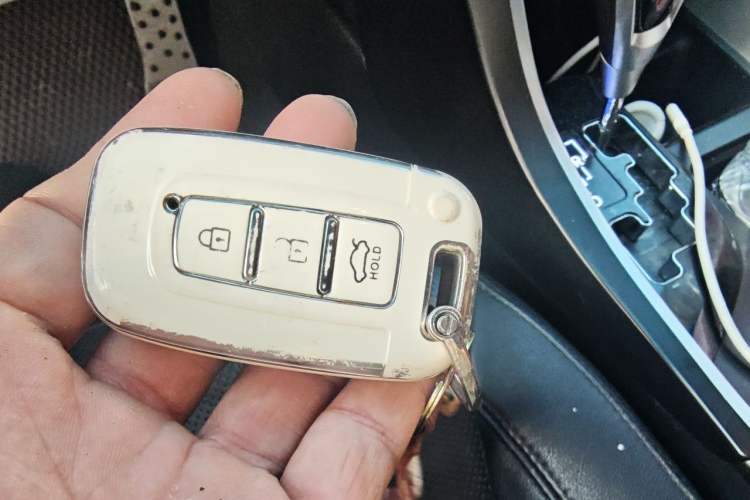 Used Hyundai Sonata 2013 2.4L Automatic Leading Edition China IV Standard Vehicle Key