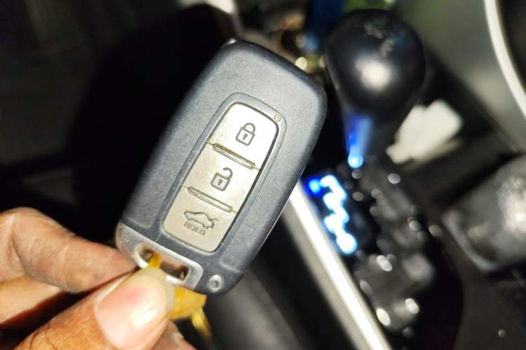 Used Hyundai Sonata 2013 2.0L Automatic Luxury Edition Vehicle Key