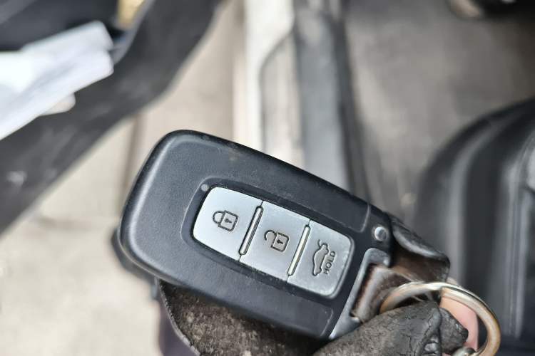 Used Hyundai Sonata 2013 2.0L Automatic Prestige Edition Vehicle Key