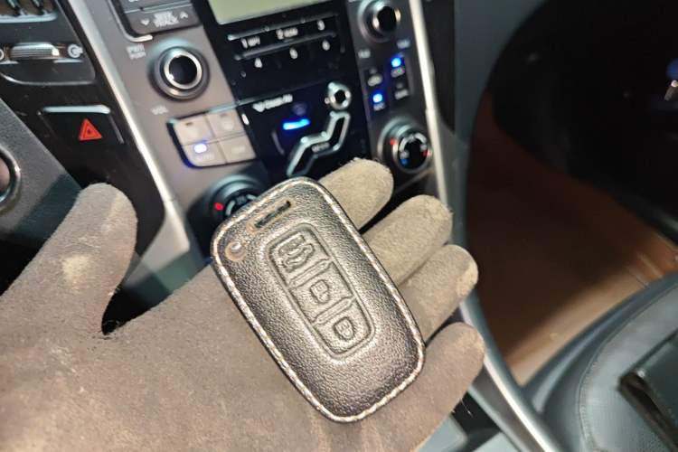 Used Hyundai Sonata 2013 2.0L Automatic Luxury Edition Vehicle Key