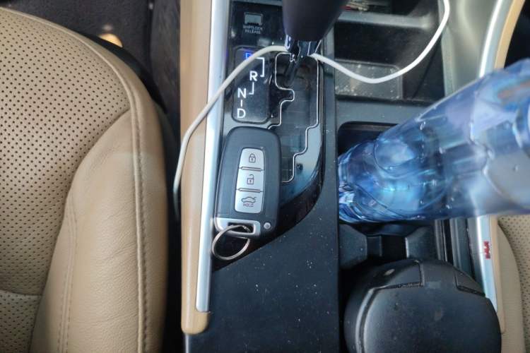 Used Hyundai Sonata 2013 2.4L Automatic Leading Edition China IV Standard Vehicle Key