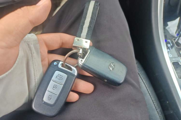 Used Hyundai Sonata 2013 2.0L Automatic Luxury Edition Vehicle Key