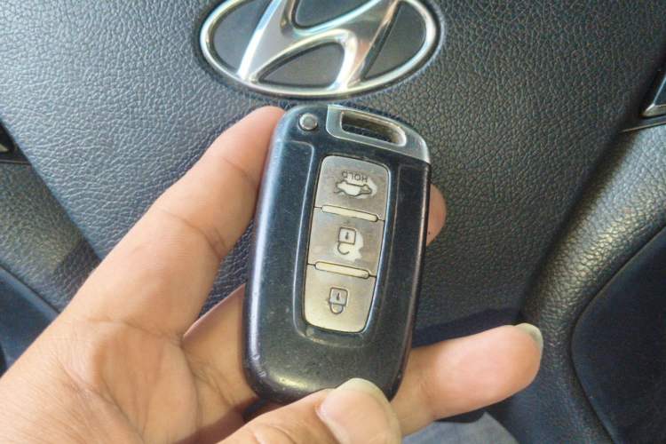 Used Hyundai Sonata 2013 2.4L Automatic Leading Edition China IV Standard Vehicle Key