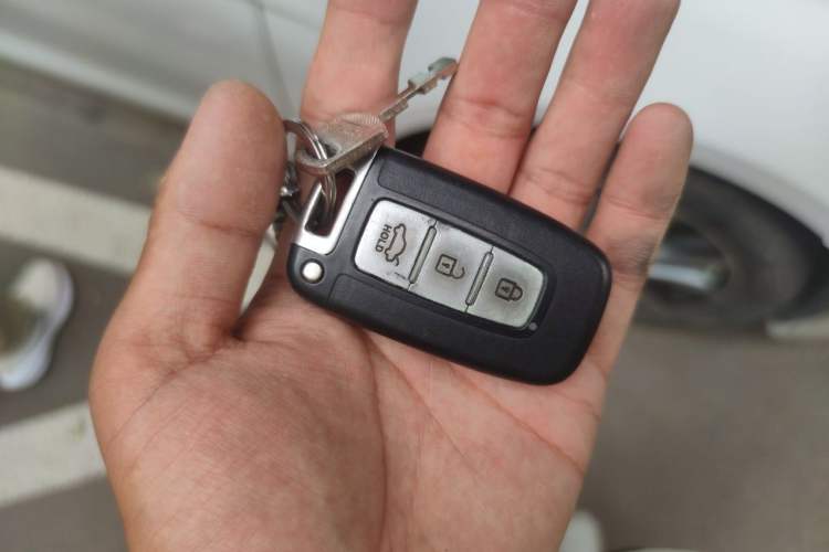 Used Hyundai Sonata 2013 2.0L Automatic Luxury Edition Vehicle Key