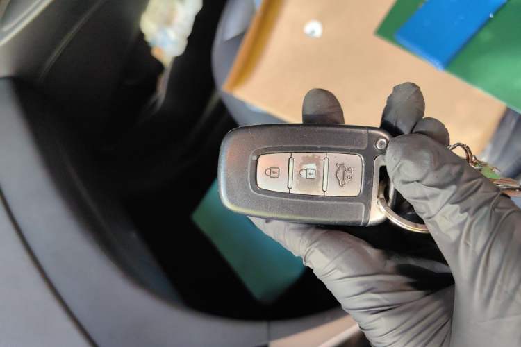 Used Hyundai Sonata 2013 2.0L Automatic Luxury Edition Vehicle Key