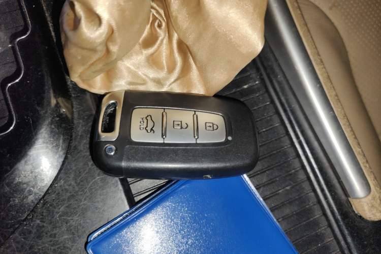 Used Hyundai Sonata 2013 2.0L Automatic Luxury Edition Vehicle Key