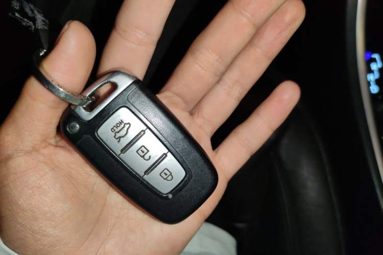 Used Hyundai Sonata 2013 2.0L Automatic Luxury Edition Vehicle Key