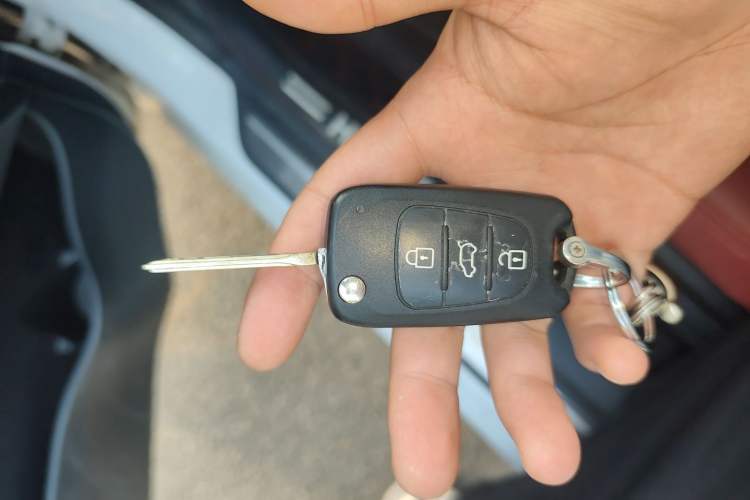 Used Hyundai Sonata 2013 2.0L Automatic Leading Edition Vehicle Key