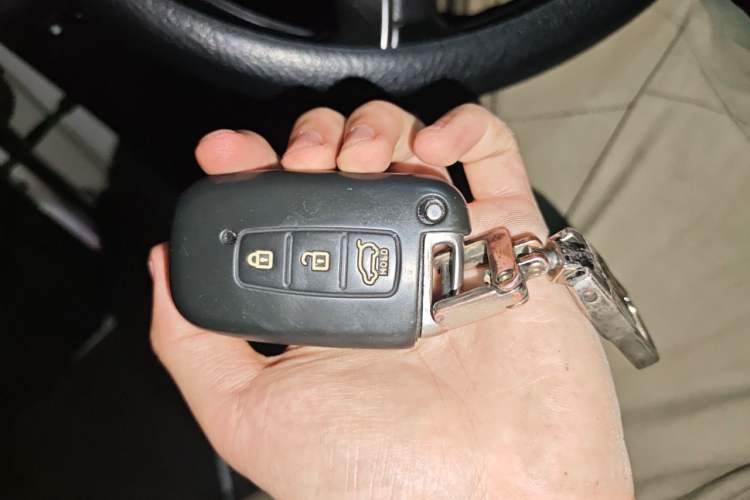 Used Hyundai Sonata 2013 2.0L Automatic Luxury Edition Vehicle Key