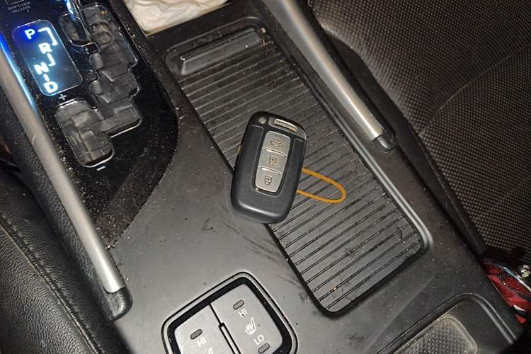 Used Hyundai Sonata 2013 2.0L Automatic Luxury Edition Vehicle Key