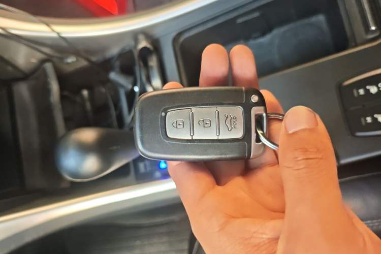 Used Hyundai Sonata 2013 2.0L Automatic Prestige Edition Vehicle Key