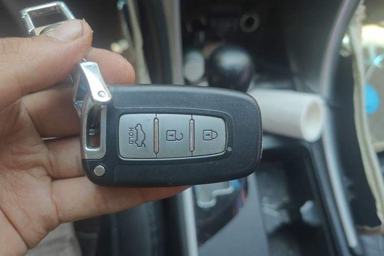 Used Hyundai Sonata 2013 2.0L Automatic Luxury Edition Vehicle Key