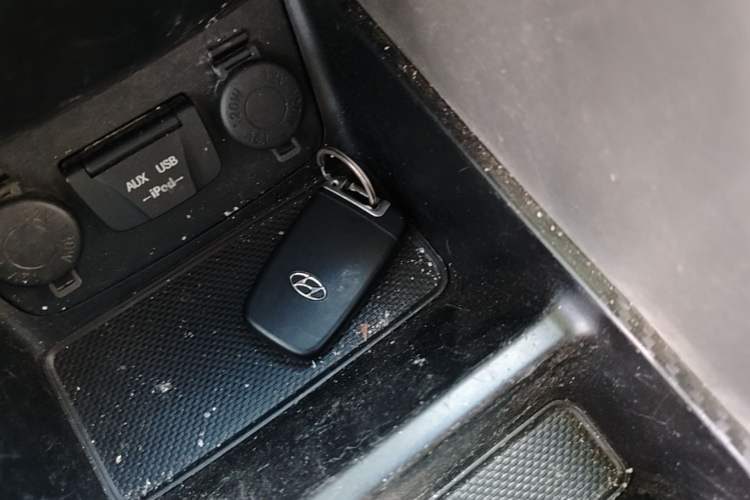 Used Hyundai Sonata 2013 2.0L Automatic Luxury Edition Vehicle Key