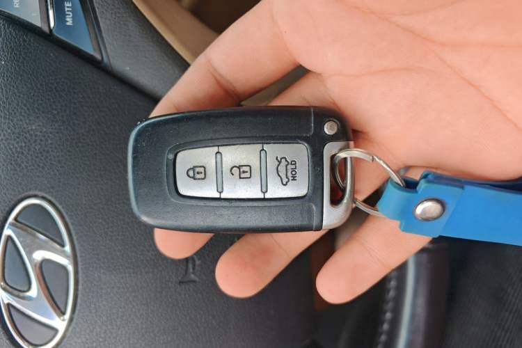 Used Hyundai Sonata 2013 2.4L Automatic Leading Edition China IV Standard Vehicle Key