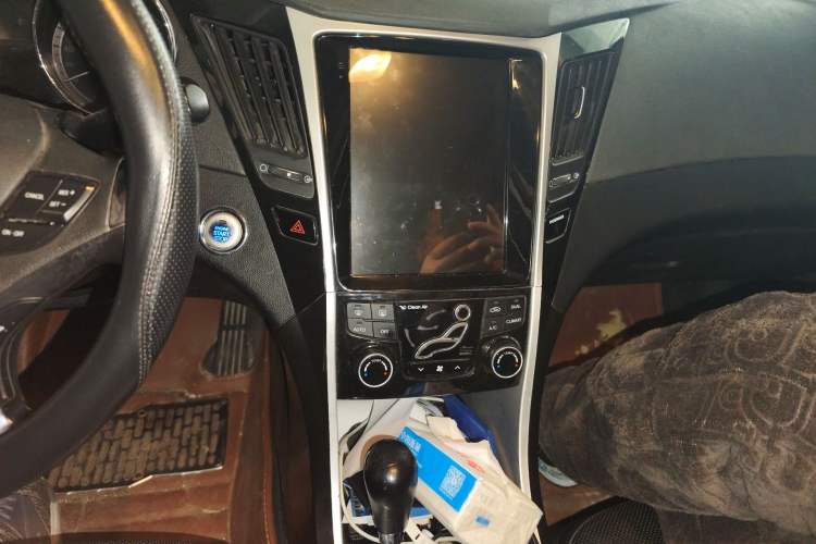 Used Hyundai Sonata 2013 2.0L Automatic Prestige Edition Audio And AC Panel