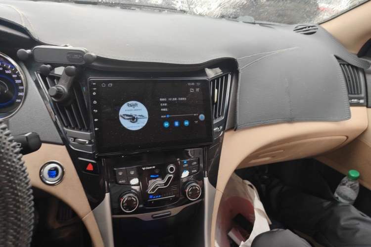 Used Hyundai Sonata 2013 2.0L Automatic Luxury Edition Audio And AC Panel