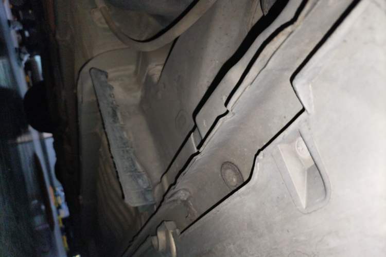 Used Hyundai Sonata 2013 2.4L Automatic Leading Edition China IV Standard Chassis Rear Right