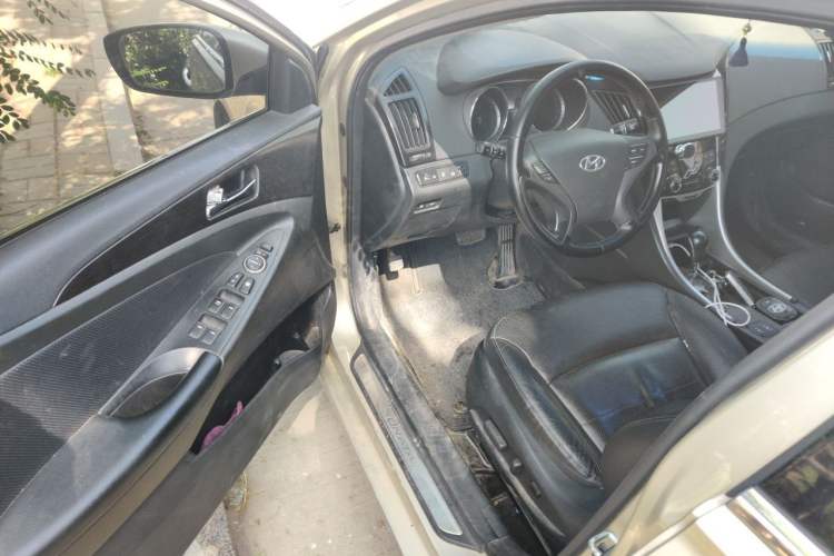 Used Hyundai Sonata 2013 2.4L Automatic Leading Edition China V Standard Driver Seat
