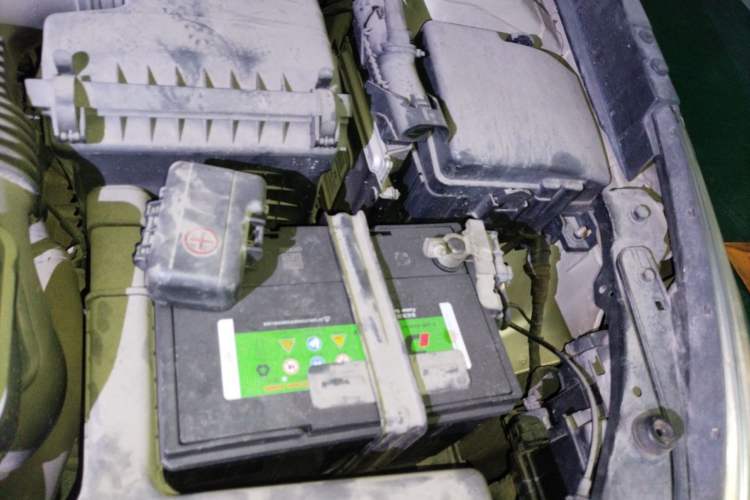 Used Hyundai Sonata 2013 2.4L Automatic Leading Edition China IV Standard Engine Bay Left