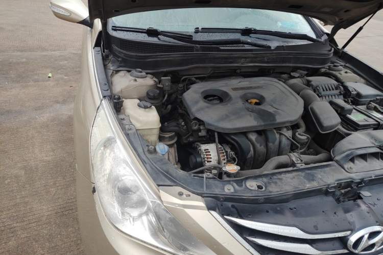 Used Hyundai Sonata 2013 2.0L Automatic Luxury Edition Engine Bay Right
