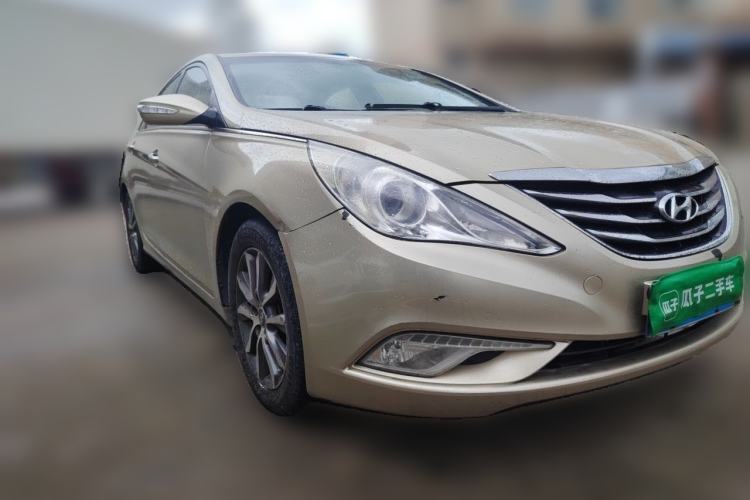 Used Hyundai Sonata 2013 2.0L Automatic Luxury Edition Front Right 45 Deg