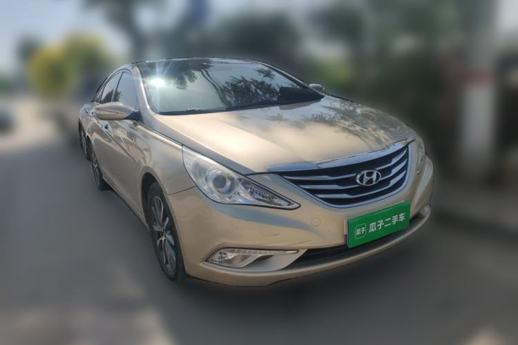 Used Hyundai Sonata 2013 2.4L Automatic Leading Edition China V Standard Front Right 45 Deg