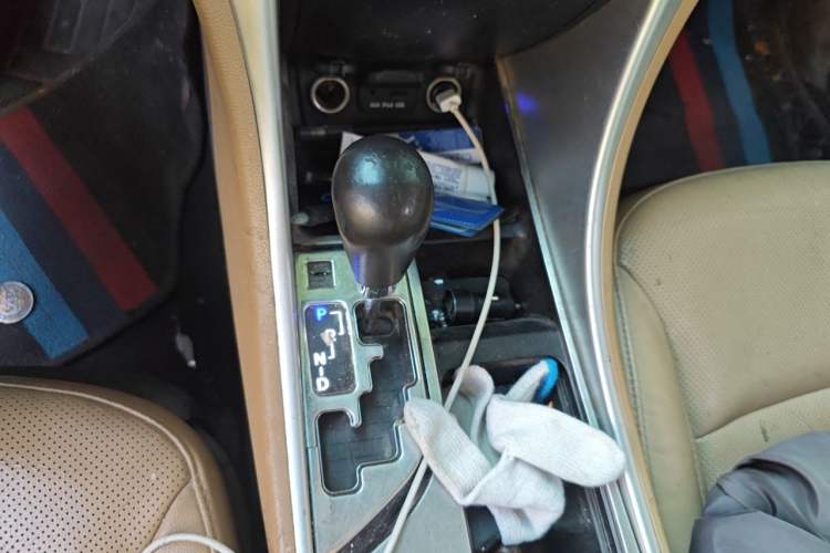 Used Hyundai Sonata 2013 2.0L Automatic Luxury Edition Gear Lever