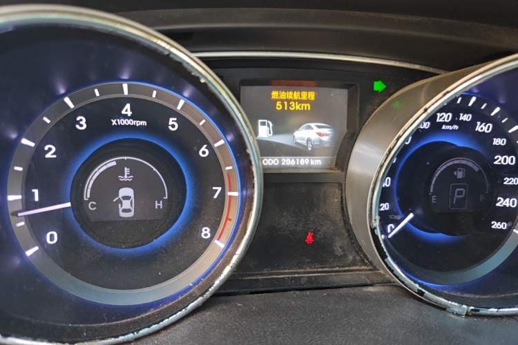 Used Hyundai Sonata 2013 2.0L Automatic Luxury Edition Odometer Close Up