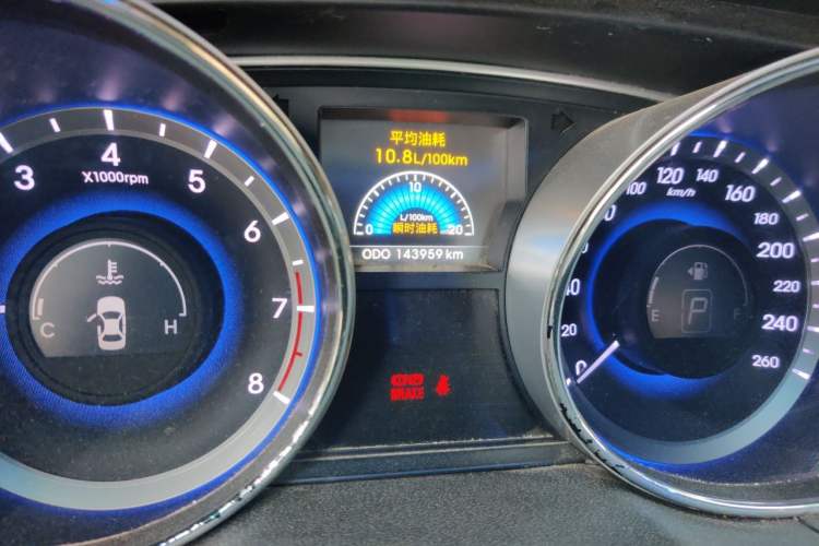 Used Hyundai Sonata 2013 2.4L Automatic Leading Edition China V Standard Odometer Close Up