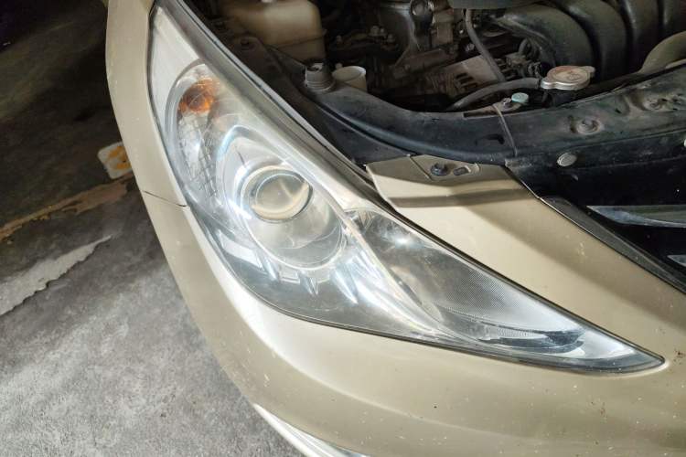 Used Hyundai Sonata 2013 2.0L Automatic Prestige Edition Right Front Headlight