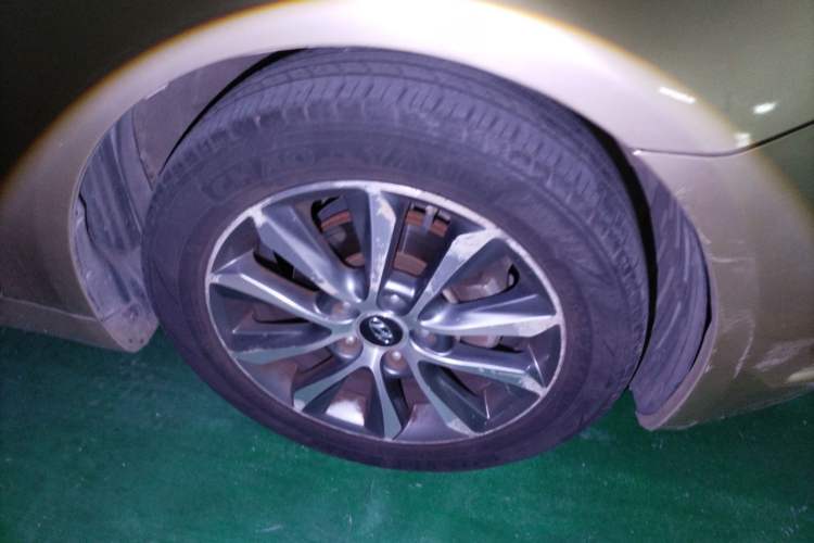 Used Hyundai Sonata 2013 2.4L Automatic Leading Edition China IV Standard Right Front Wheel Hub