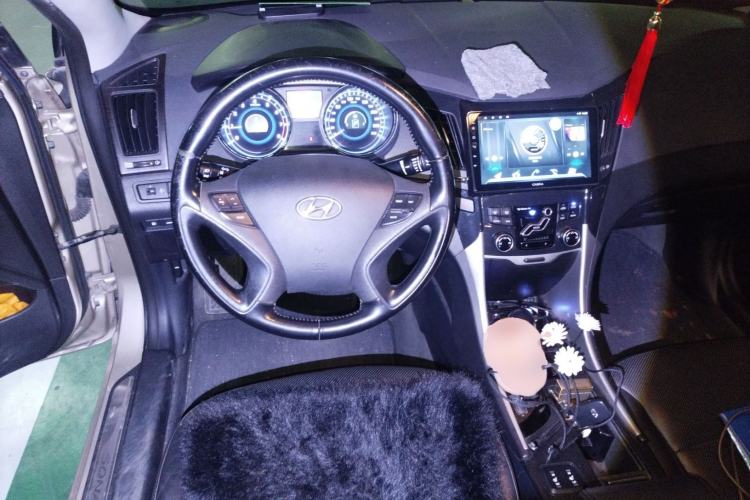 Used Hyundai Sonata 2013 2.4L Automatic Leading Edition China IV Standard Steering Wheel