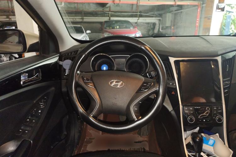Used Hyundai Sonata 2013 2.0L Automatic Prestige Edition Steering Wheel
