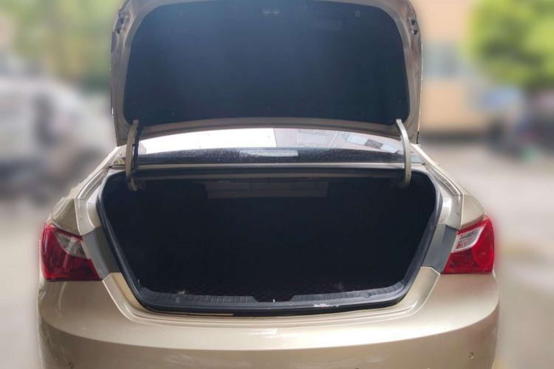 Used Hyundai Sonata 2013 2.4L Automatic Leading Edition China V Standard Trunk