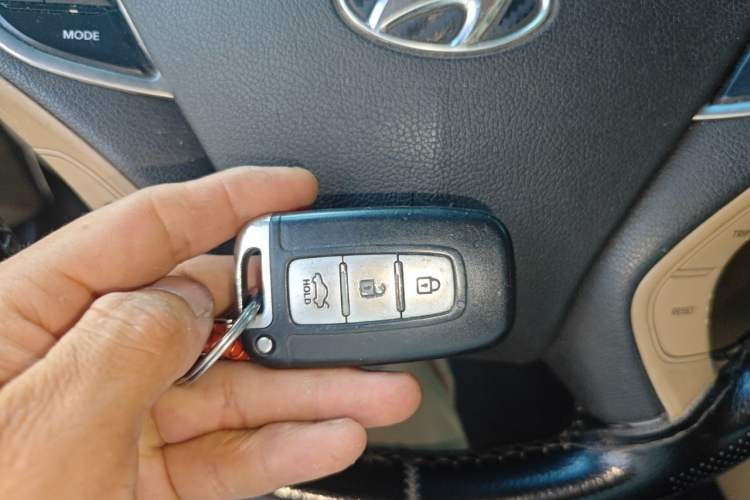 Used Hyundai Sonata 2013 2.0L Automatic Luxury Edition Vehicle Key