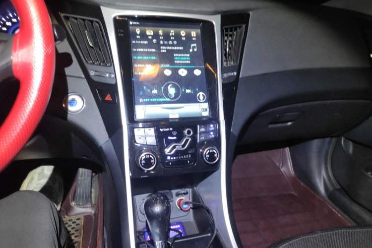 Used Hyundai Sonata 2014 2.4L Automatic Leading Edition China IV Standard Audio And AC Panel