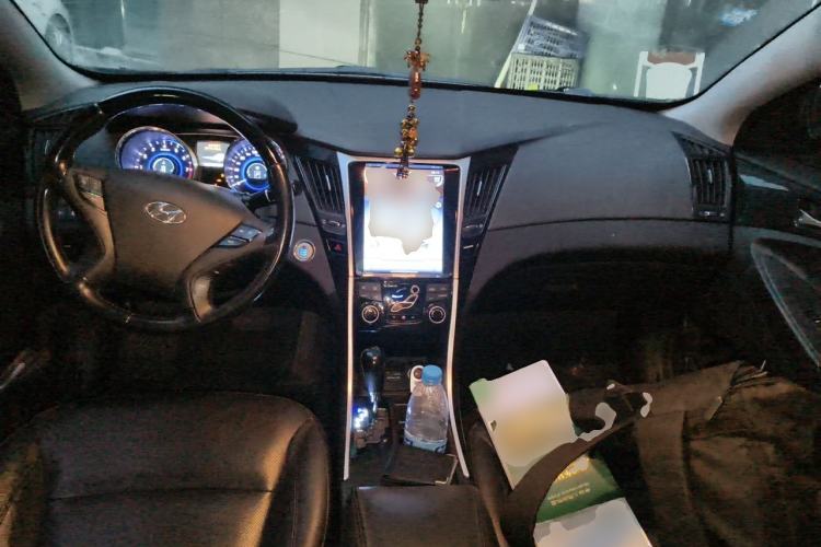 Used Hyundai Sonata 2014 2.4L Automatic Leading Edition China V Standard Center Console