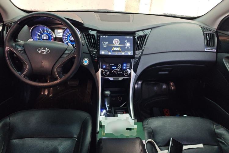 Used Hyundai Sonata 2014 2.4L Automatic Top Trim China V Standard Center Console