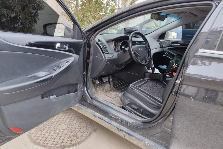 Used Hyundai Sonata 2014 2.0L Automatic Luxury Edition Driver Seat