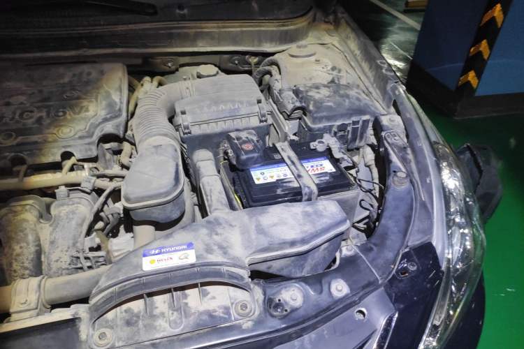 Used Hyundai Sonata 2014 2.4L Automatic Leading Edition China IV Standard Engine Bay Left