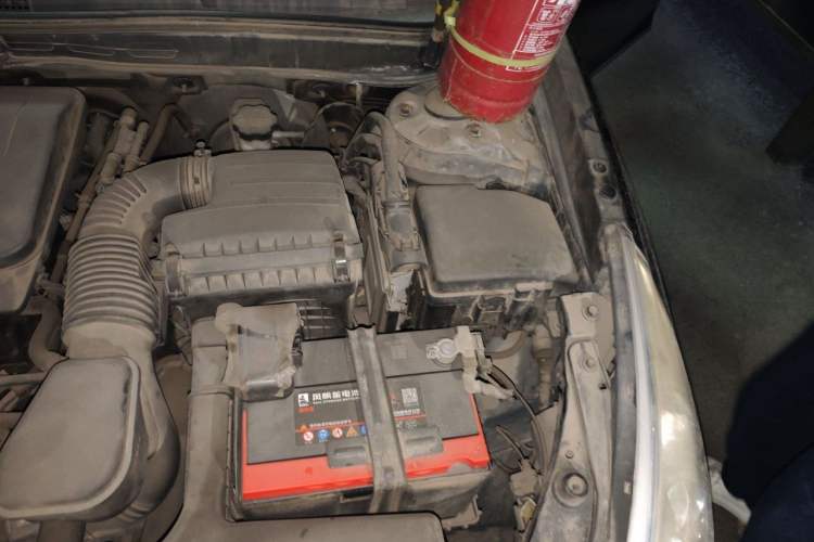 Used Hyundai Sonata 2014 2.4L Automatic Top Trim China V Standard Engine Bay Left