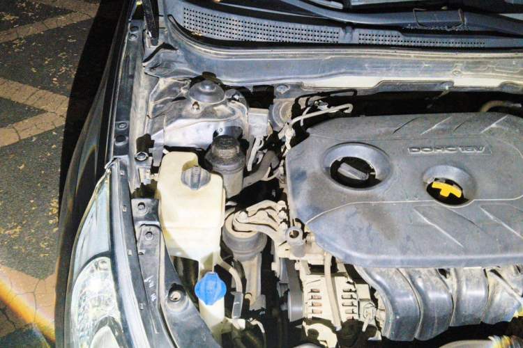 Used Hyundai Sonata 2014 2.0L Automatic Luxury Edition Engine Bay Right
