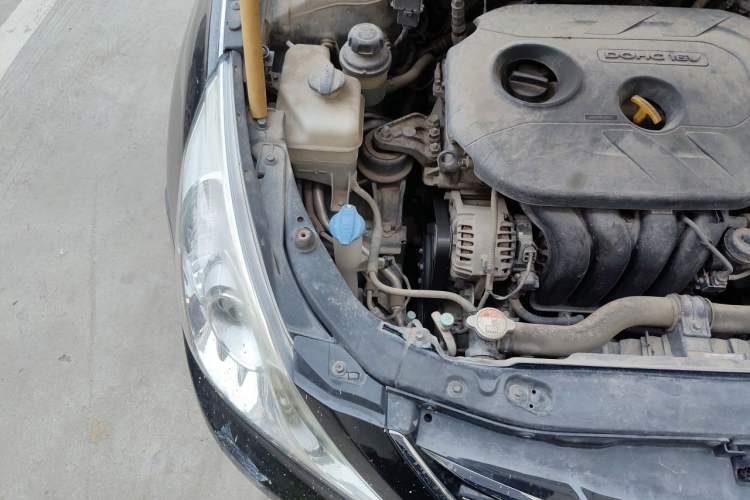 Used Hyundai Sonata 2014 2.0L Automatic Luxury Edition Engine Bay Right