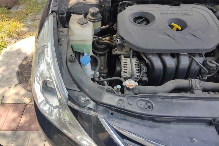 Used Hyundai Sonata 2014 2.0L Automatic Luxury Edition Engine Bay Right