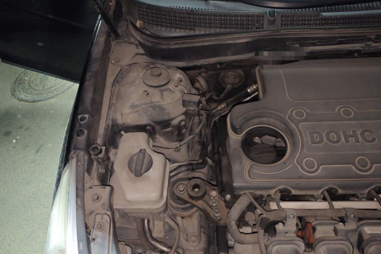 Used Hyundai Sonata 2014 2.4L Automatic Top Trim China V Standard Engine Bay Right