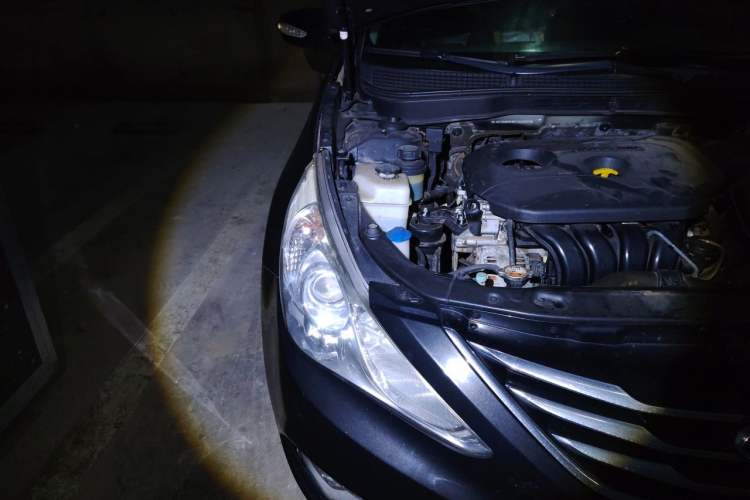 Used Hyundai Sonata 2014 2.0L Automatic Luxury Edition Engine Bay Right