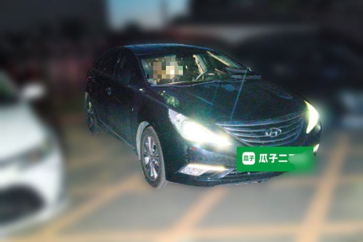 Used Hyundai Sonata 2014 2.0L Automatic Luxury Edition Front Right 45 Deg