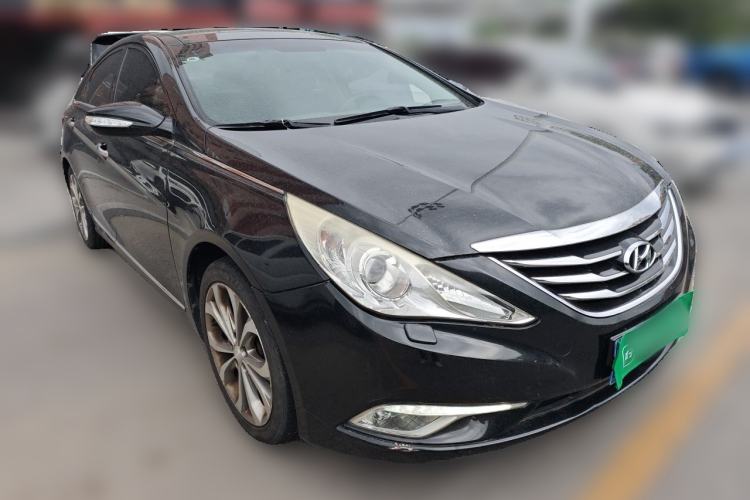Used Hyundai Sonata 2014 2.4L Automatic Top Trim China V Standard Front Right 45 Deg
