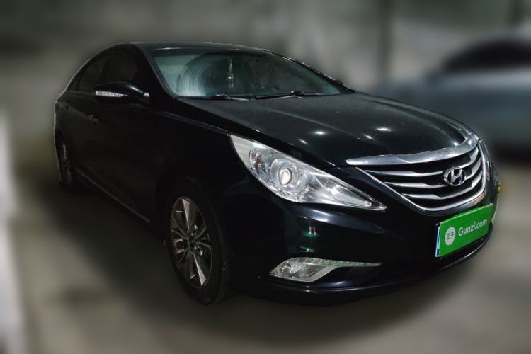 Used Hyundai Sonata 2014 2.0L Automatic Luxury Edition Front Right 45 Deg
