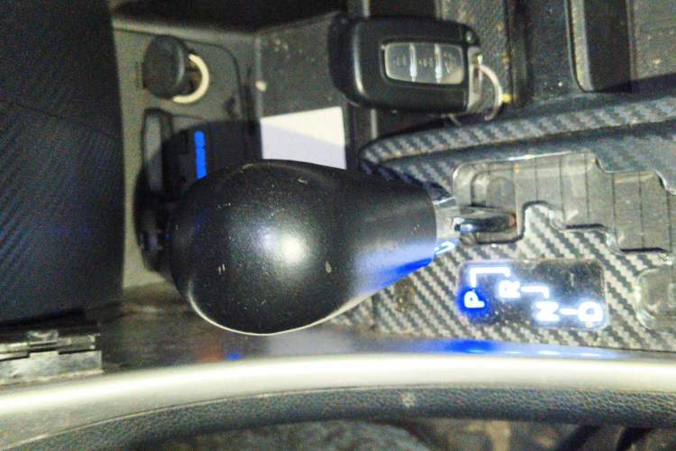 Used Hyundai Sonata 2014 2.0L Automatic Luxury Edition Gear Lever